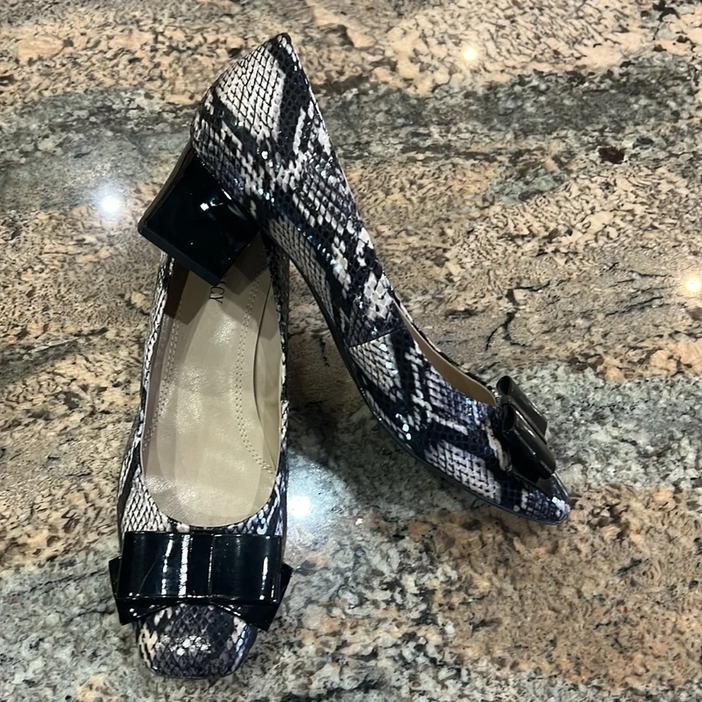 Ellen Tracy Shoes